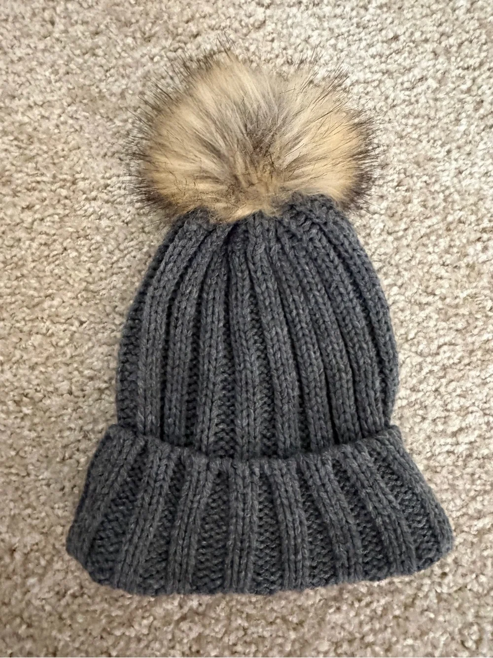 Women’s Gray Knit Pom Beanie with Faux Fur Pom